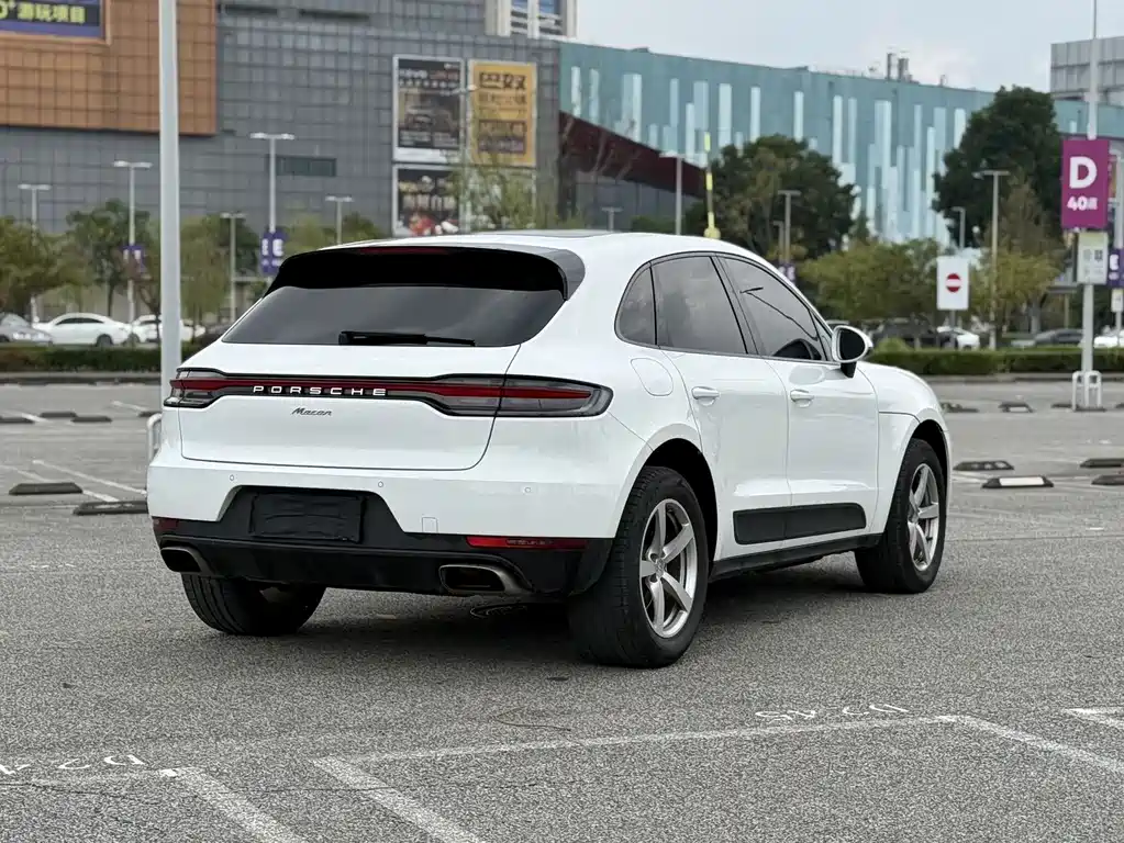 Porsche Macan — фото 5