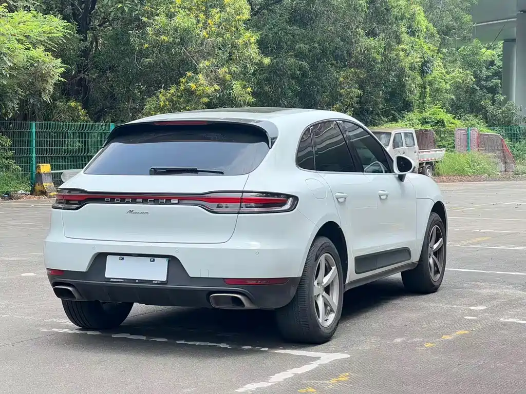 Porsche Macan — фото 9
