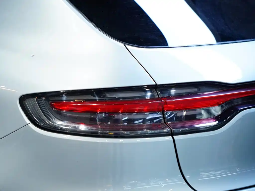 Porsche Macan — фото 15