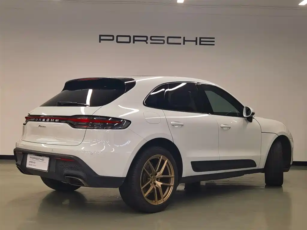 Porsche Macan — фото 20