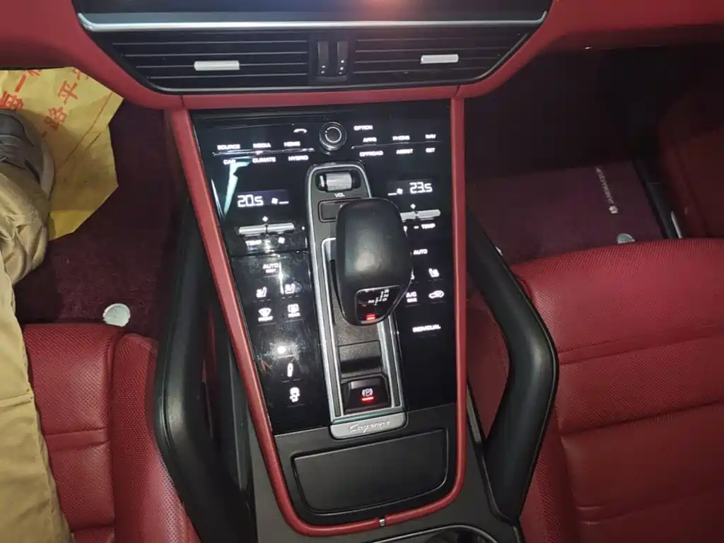 Porsche Cayenne Hybrid — фото 14