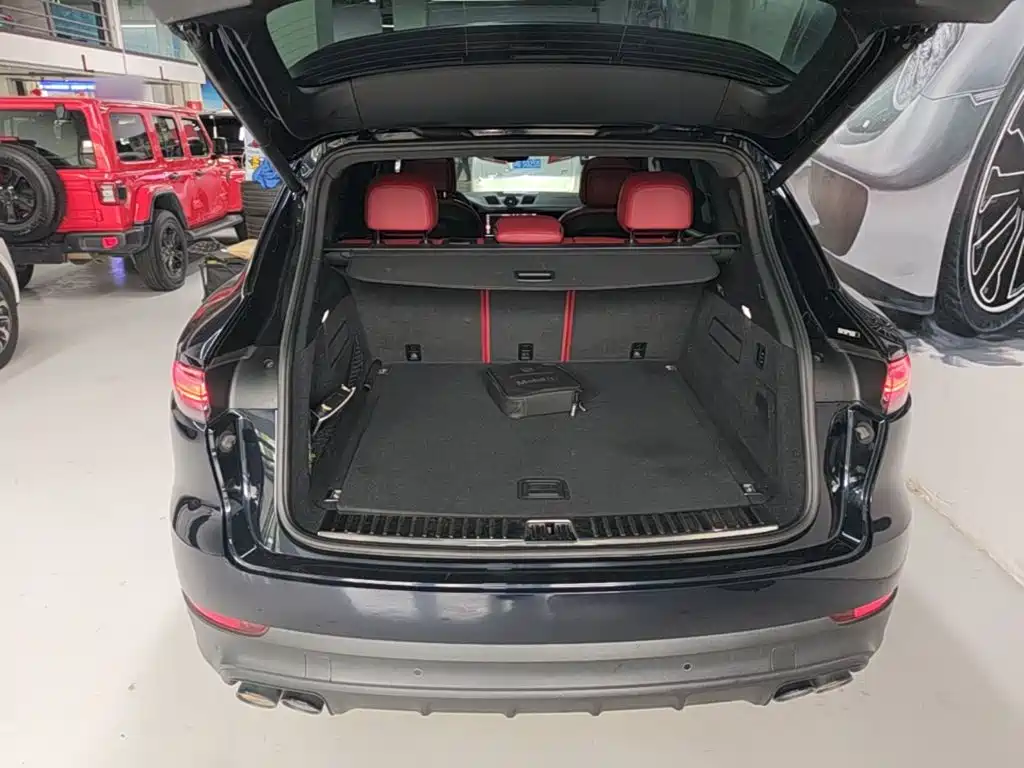 Porsche Cayenne Hybrid — фото 19
