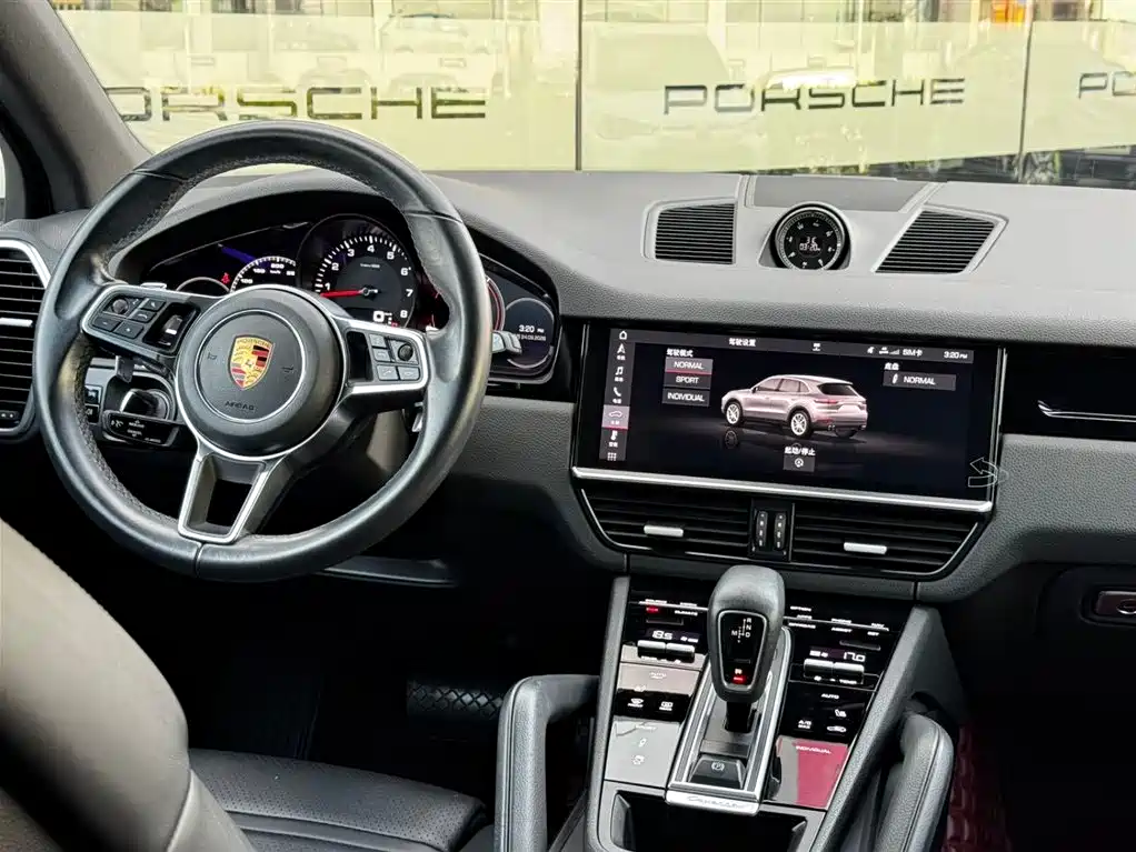 Porsche Cayenne — фото 11