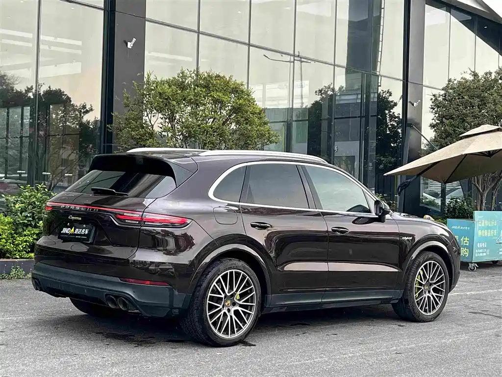 Porsche Cayenne Hybrid — фото 9