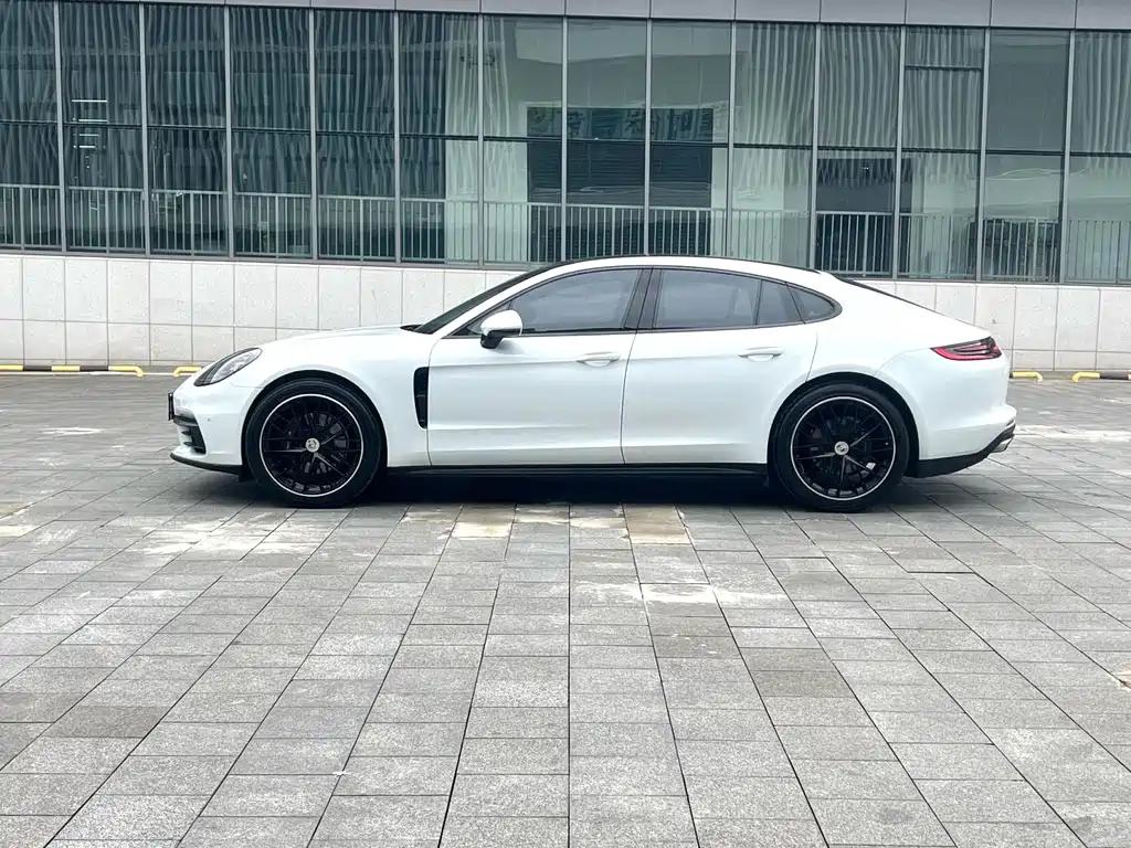 Porsche Panamera — фото 9