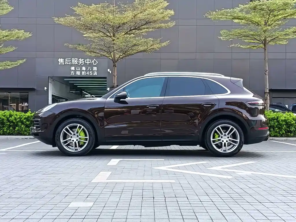 Porsche Cayenne — фото 27