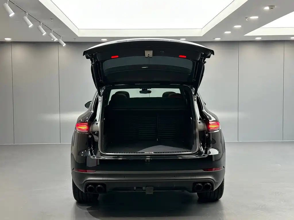 Porsche Cayenne — фото 32