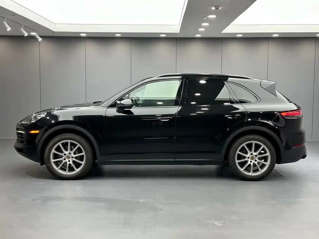 Porsche Cayenne — фото 7