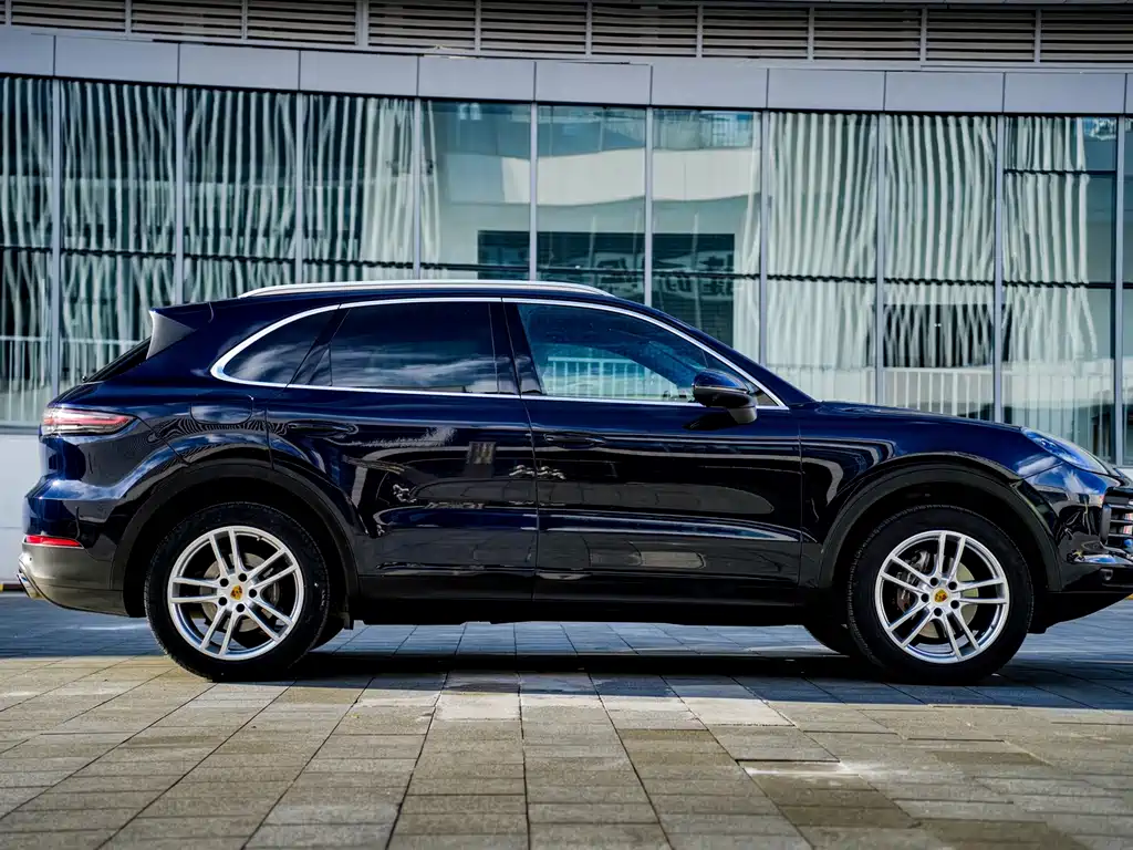 Porsche Cayenne — фото 4