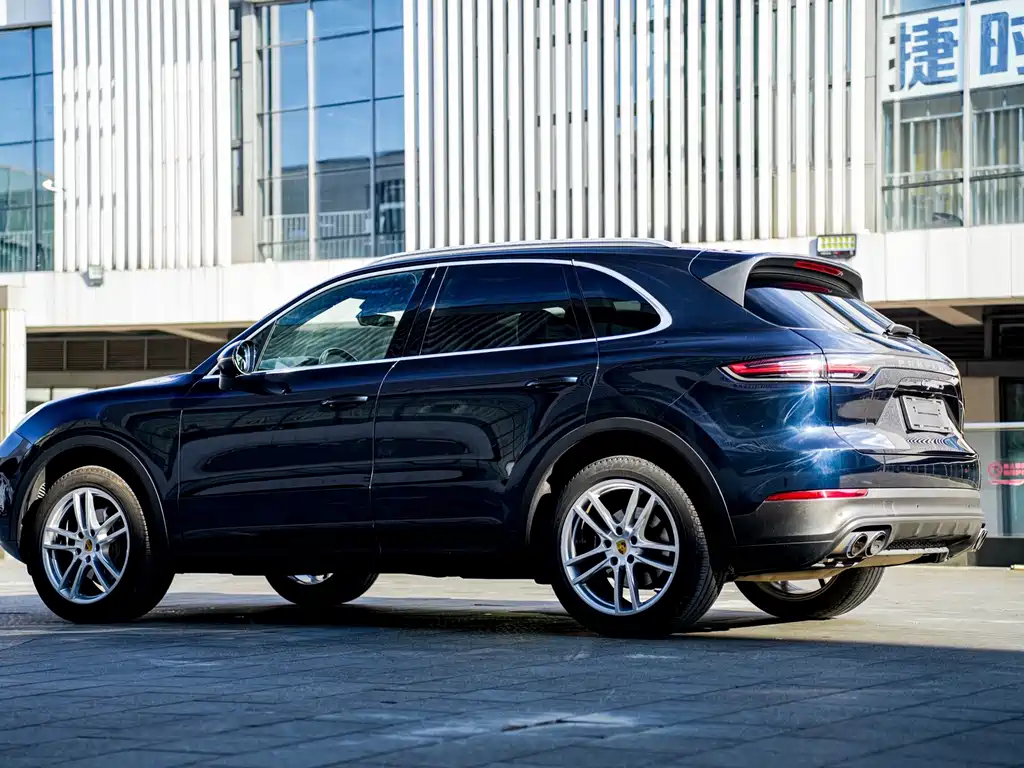 Porsche Cayenne — фото 7