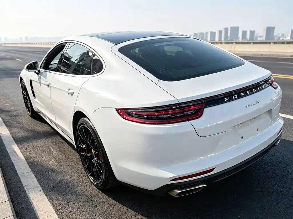 Porsche Panamera — фото 13