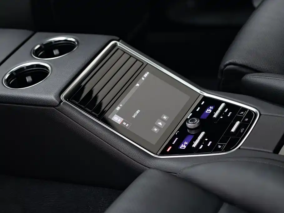 Porsche Panamera — фото 10