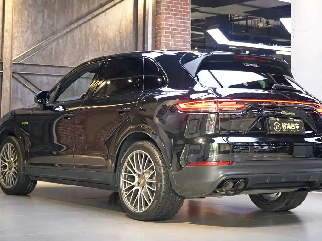 Porsche Cayenne Hybrid — фото 3