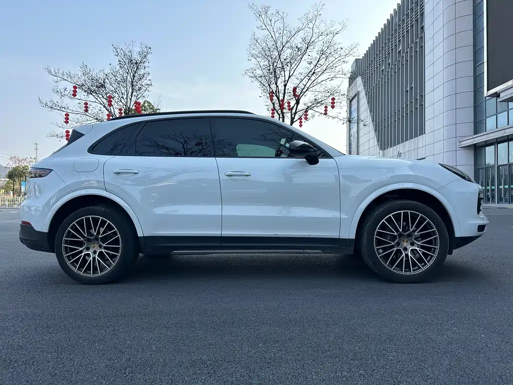 Porsche Cayenne — фото 4