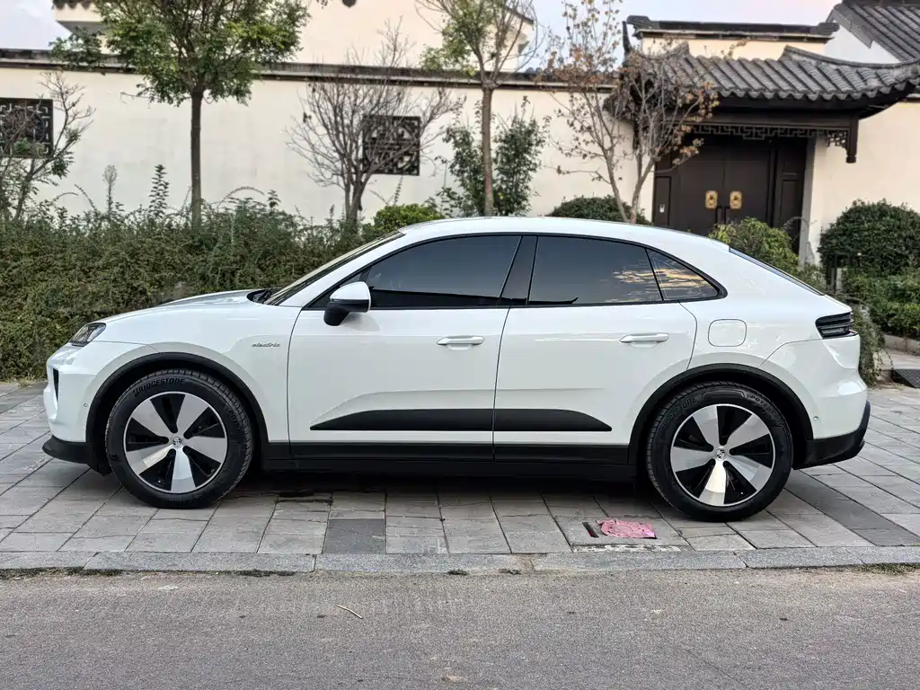 Porsche Macan EV — фото 5