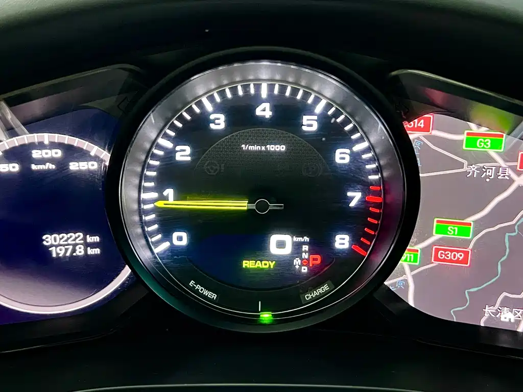 Porsche Cayenne Hybrid — фото 14