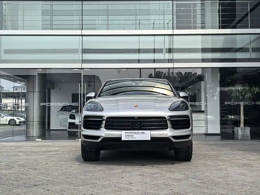 Porsche Cayenne — фото 2
