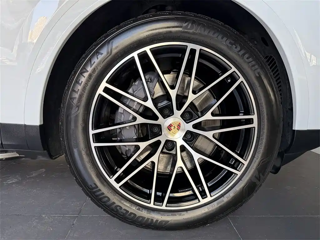 Porsche Cayenne Hybrid — фото 13