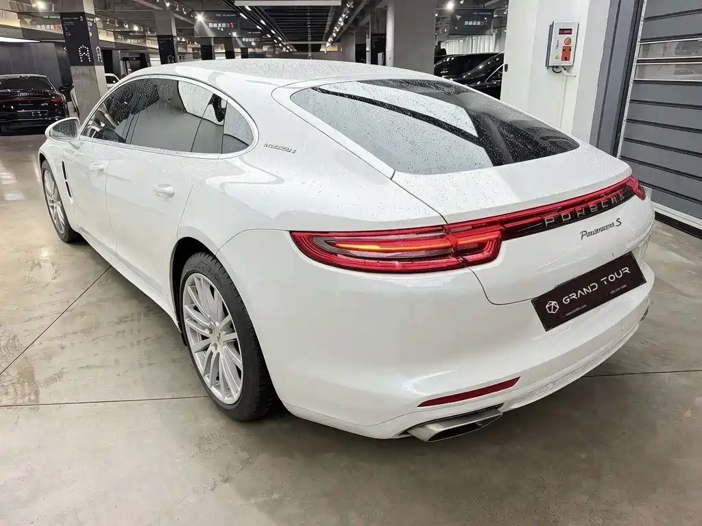 Porsche Panamera — фото 10