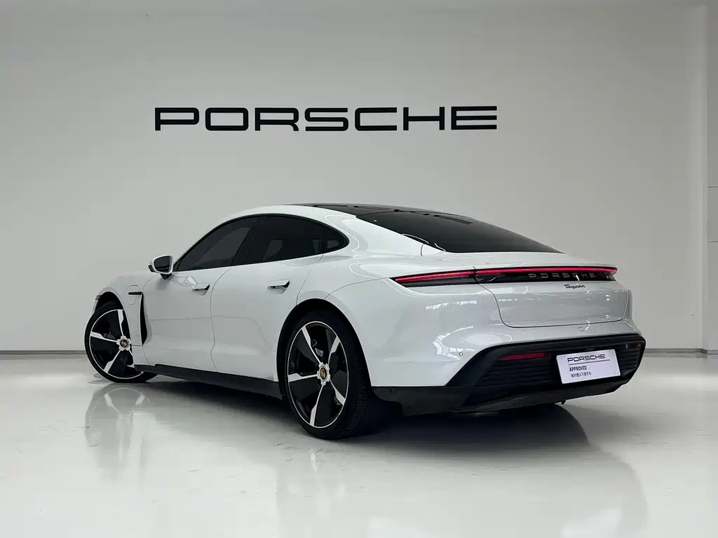 Porsche Taycan — фото 7