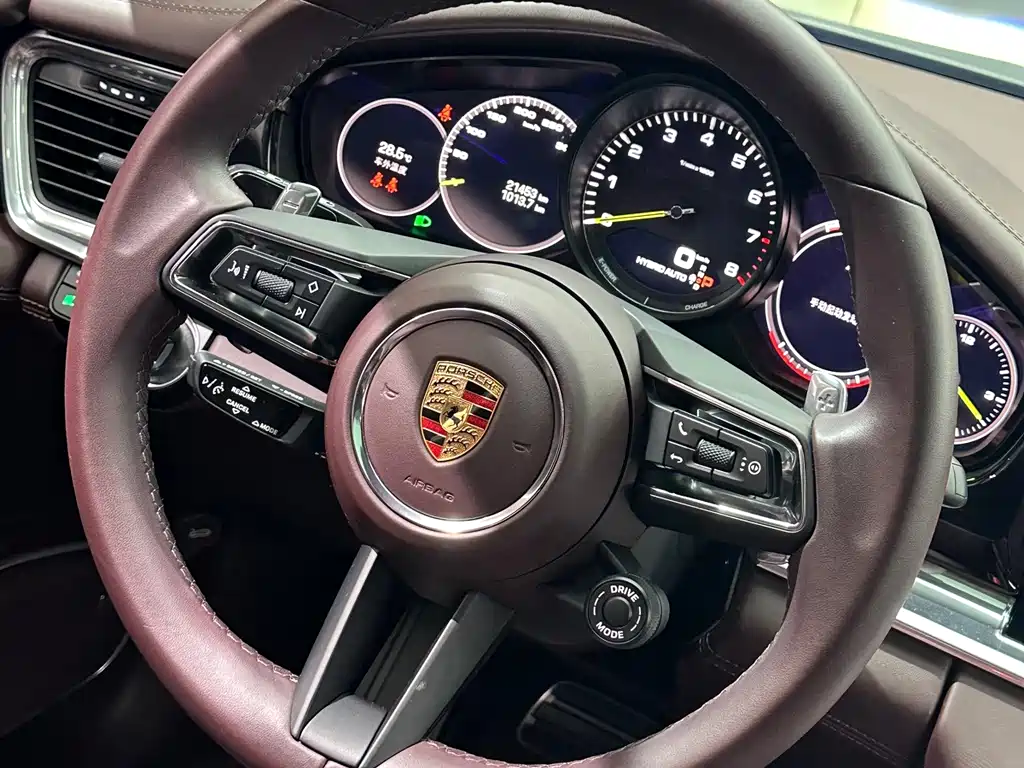 Porsche Panamera Hybrid — фото 19