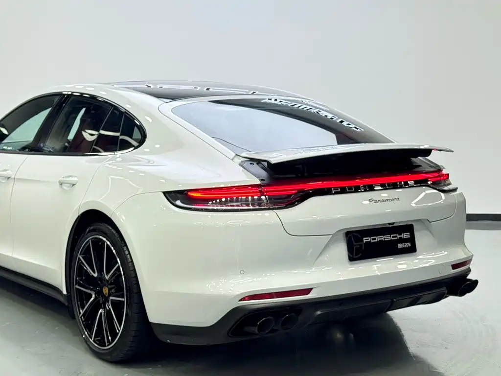 Porsche Panamera — фото 27