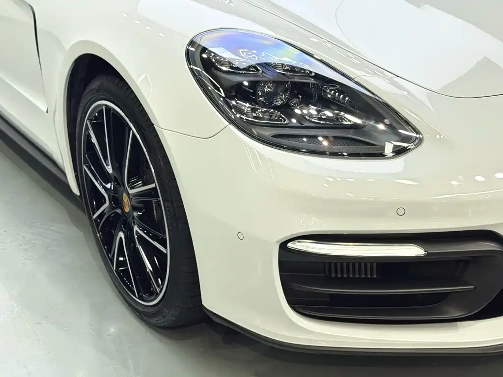 Porsche Panamera — фото 30