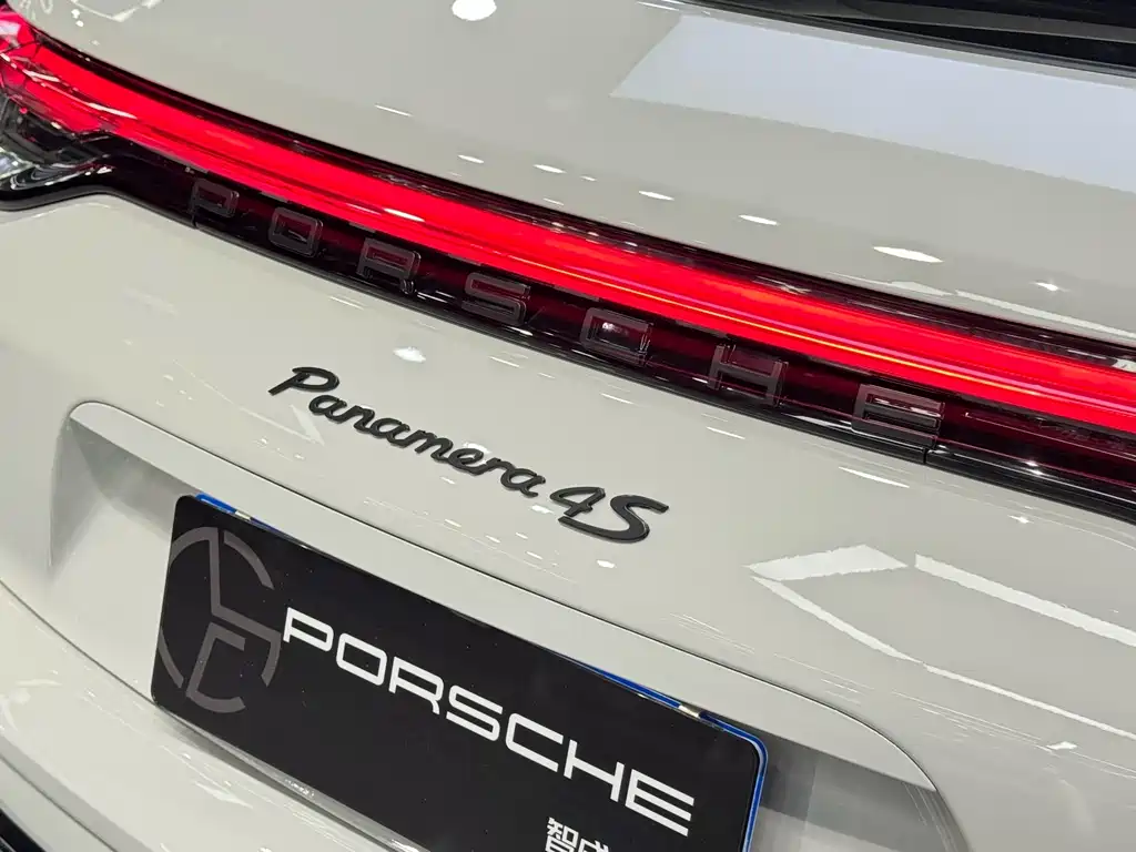 Porsche Panamera — фото 31