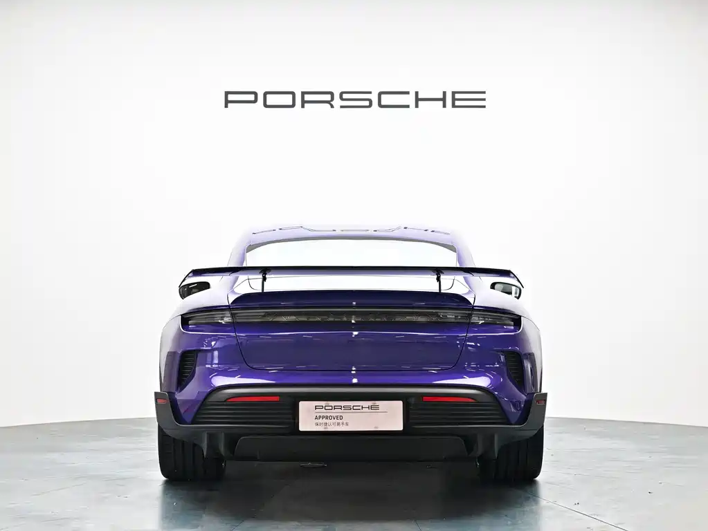 Porsche Taycan — фото 15