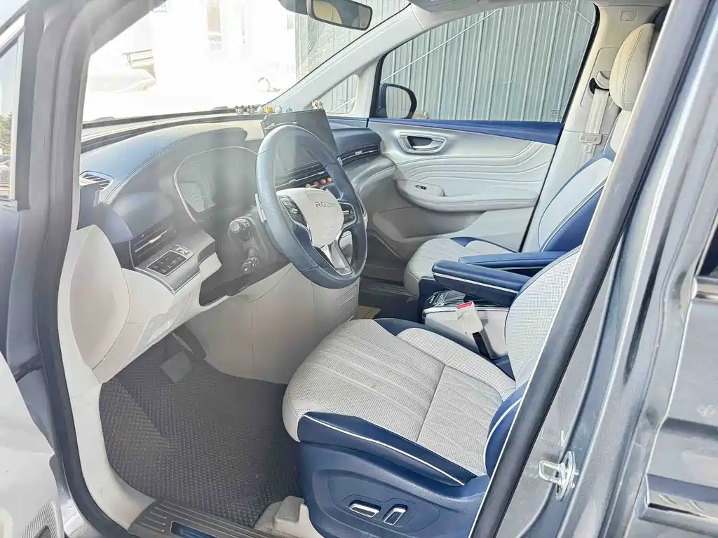 Roewe iMAX8 — фото 2