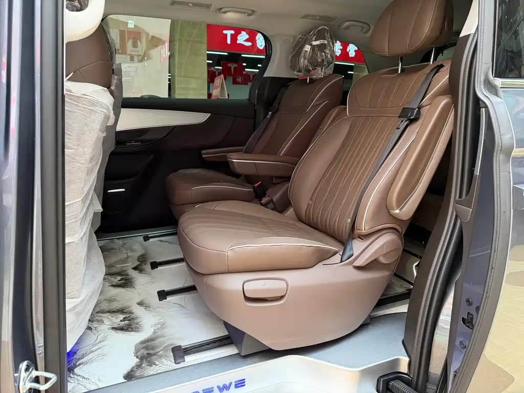 Roewe iMAX8 — фото 10