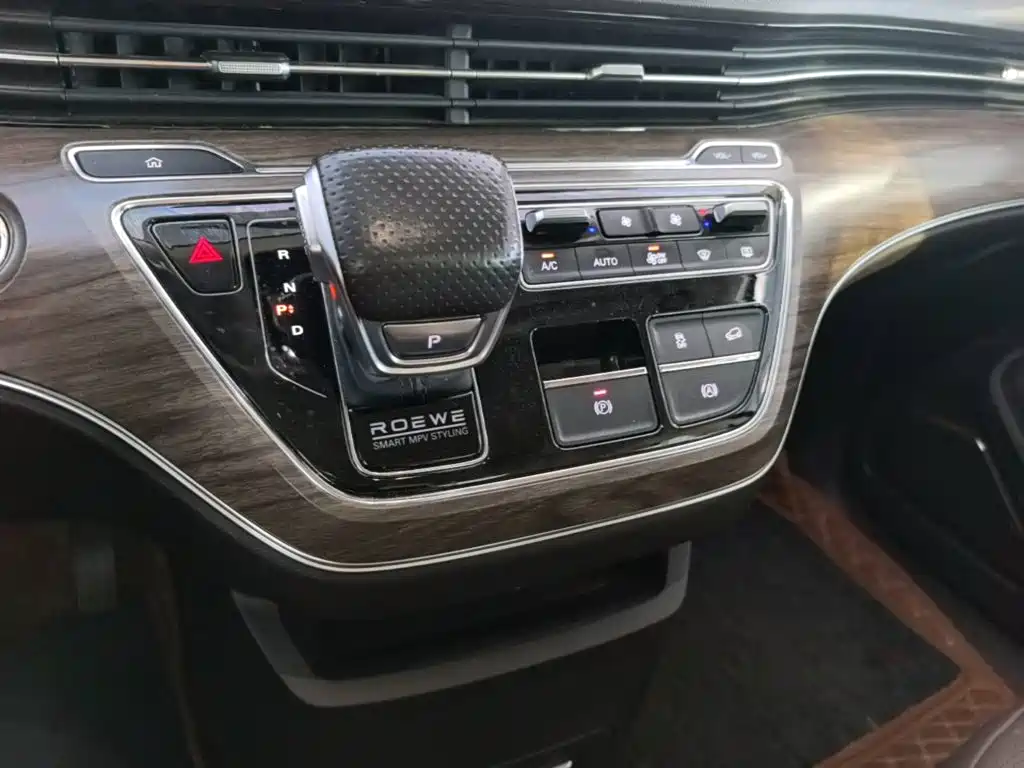 Roewe iMAX8 New Energy — фото 14