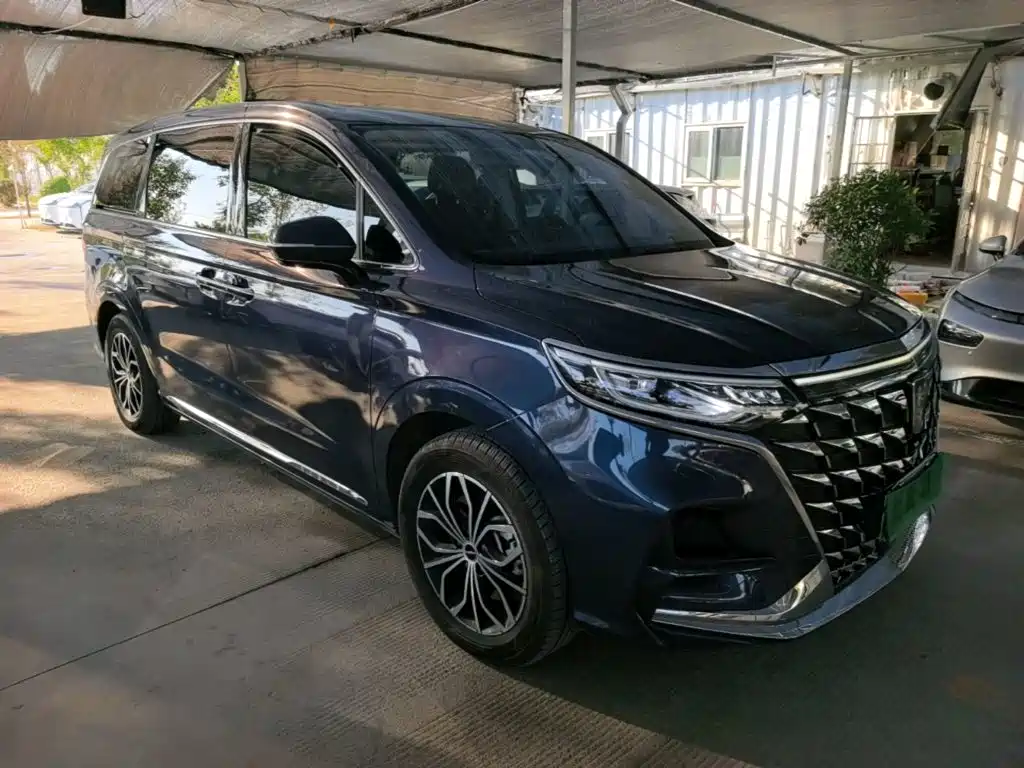 Roewe iMAX8 New Energy — фото 4
