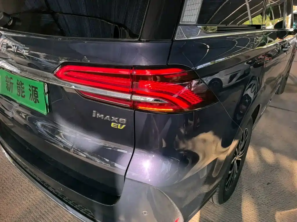Roewe iMAX8 New Energy — фото 8