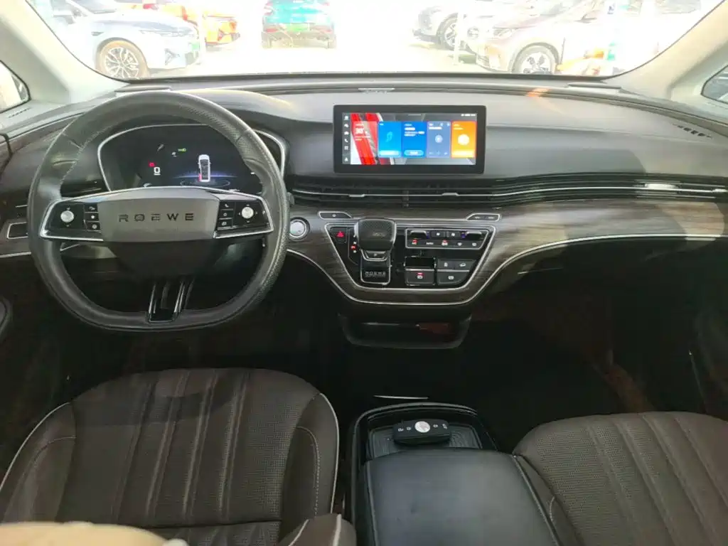 Roewe iMAX8 New Energy — фото 10