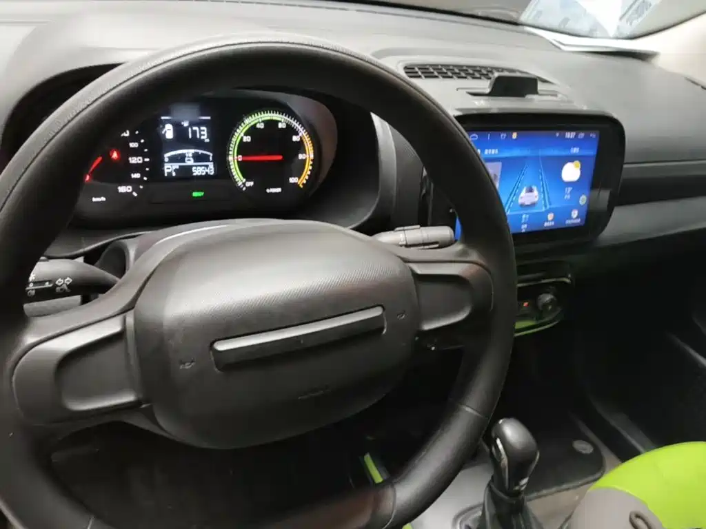 Roewe Clever — фото 10