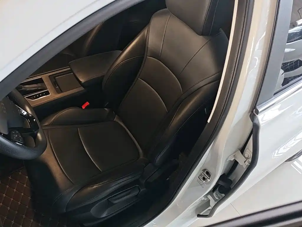 Roewe i5 — фото 15