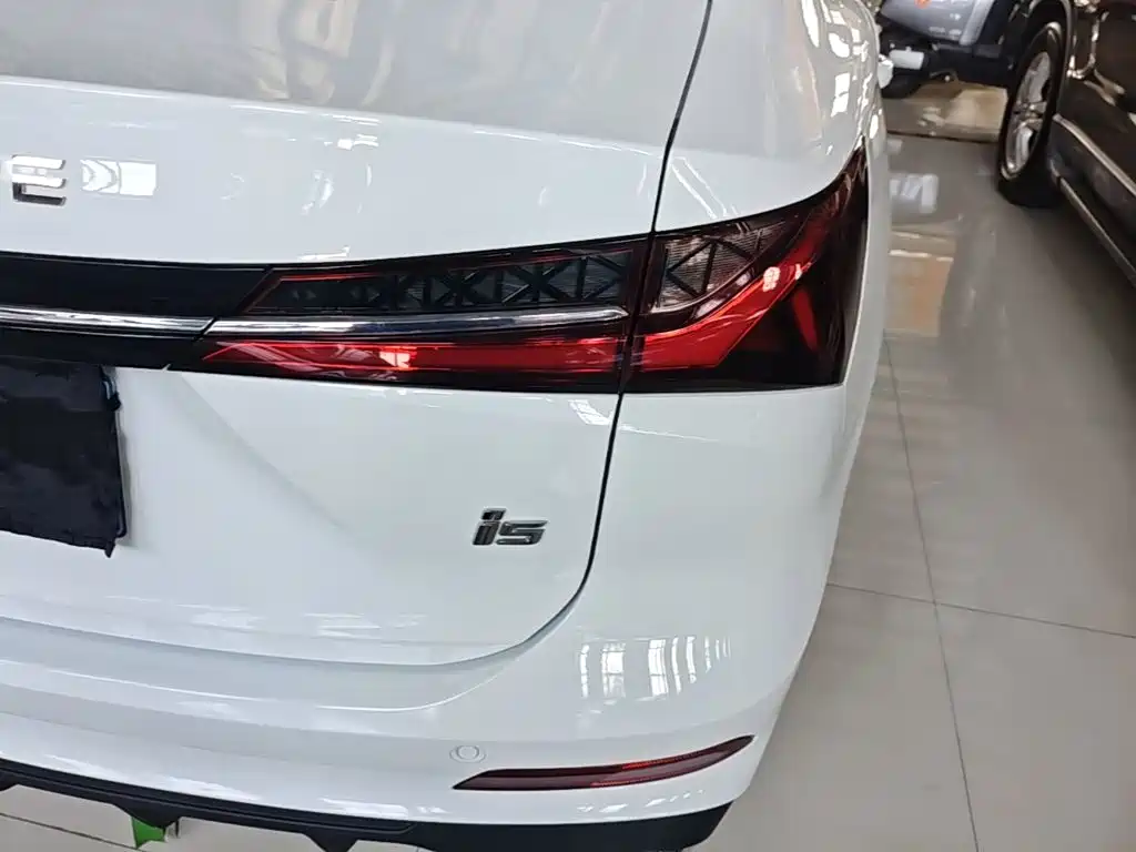 Roewe i5 — фото 8