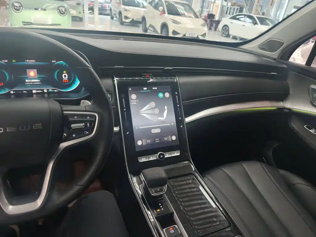Roewe RX5 eMAX — фото 13