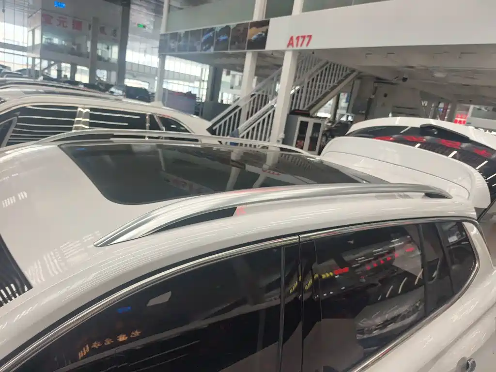 Roewe RX5 eMAX — фото 25