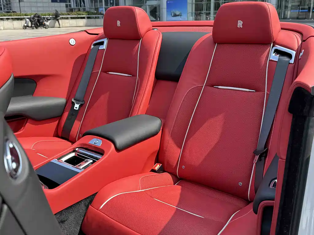 Rolls-Royce Dawn — фото 10