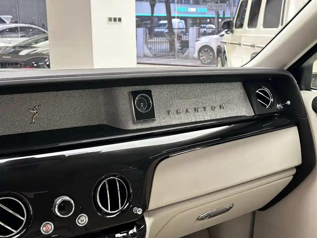 Rolls-Royce Phantom — фото 14