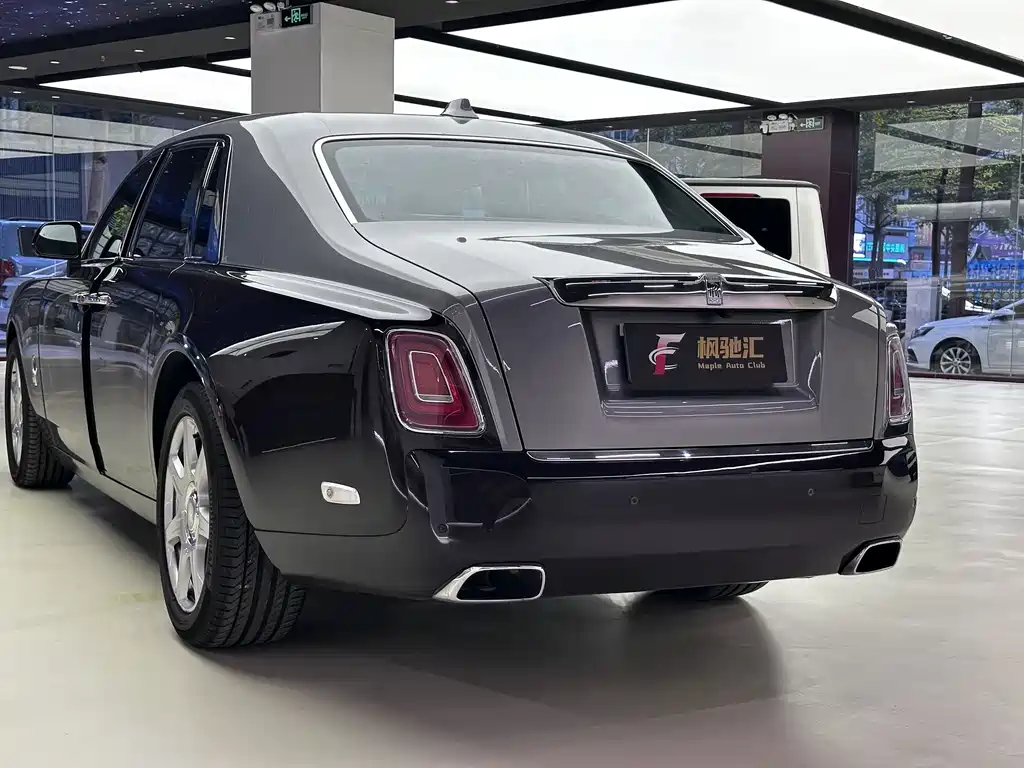 Rolls-Royce Phantom — фото 17