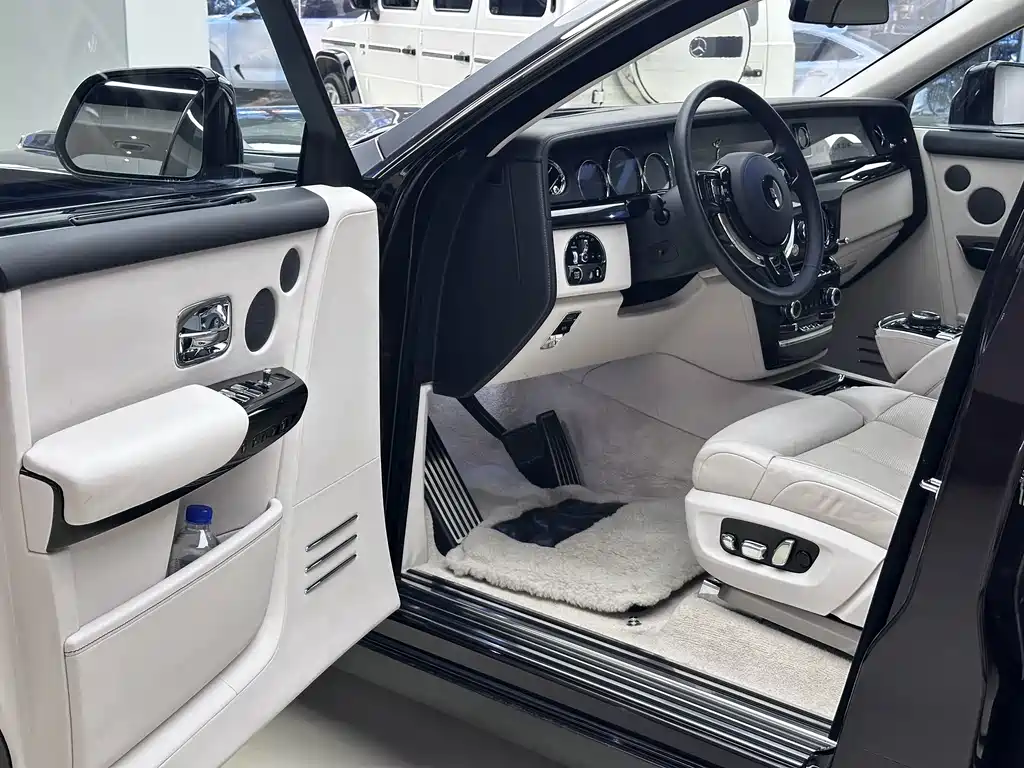 Rolls-Royce Phantom — фото 9
