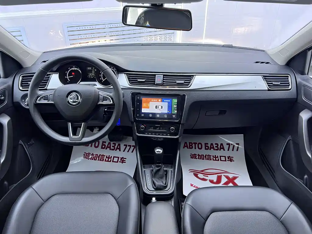 Skoda Rapid — фото 15