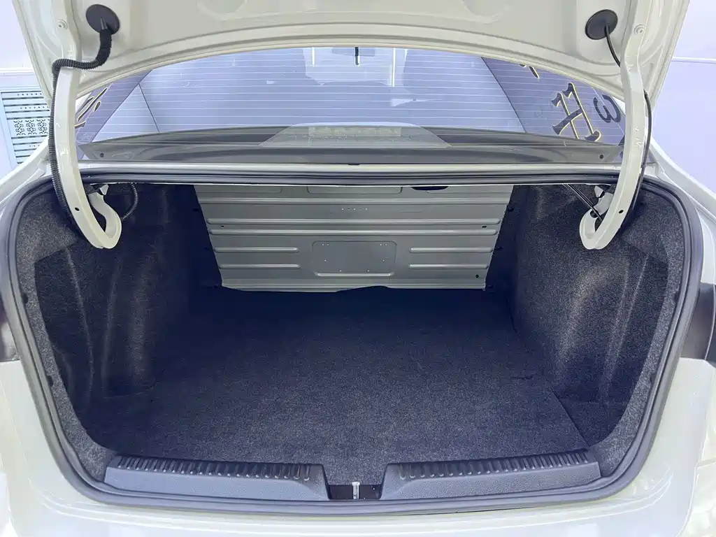 Skoda Rapid — фото 16