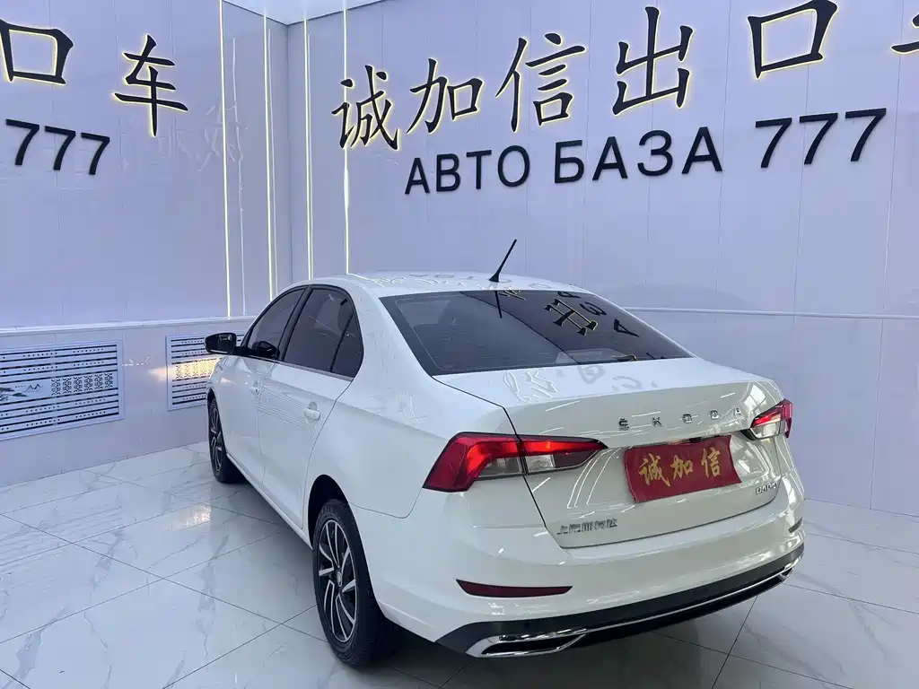 Skoda Rapid — фото 6