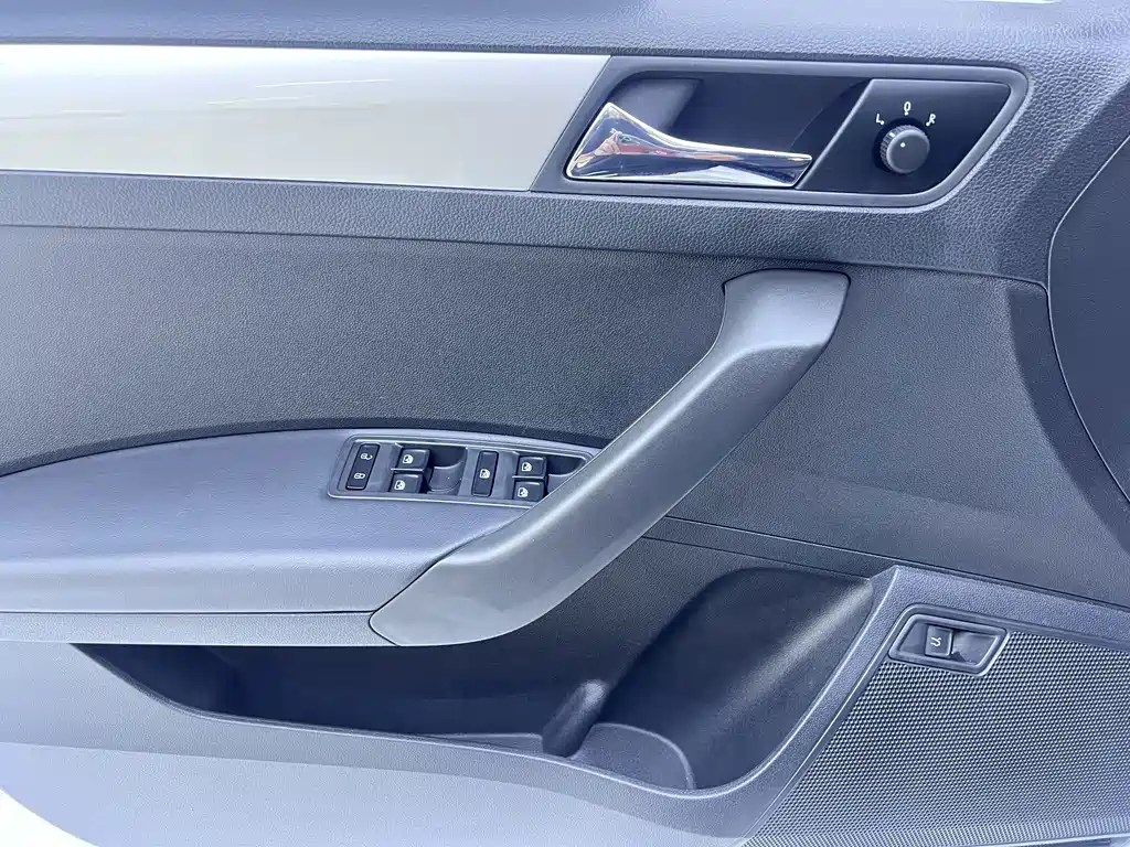 Skoda Rapid — фото 8