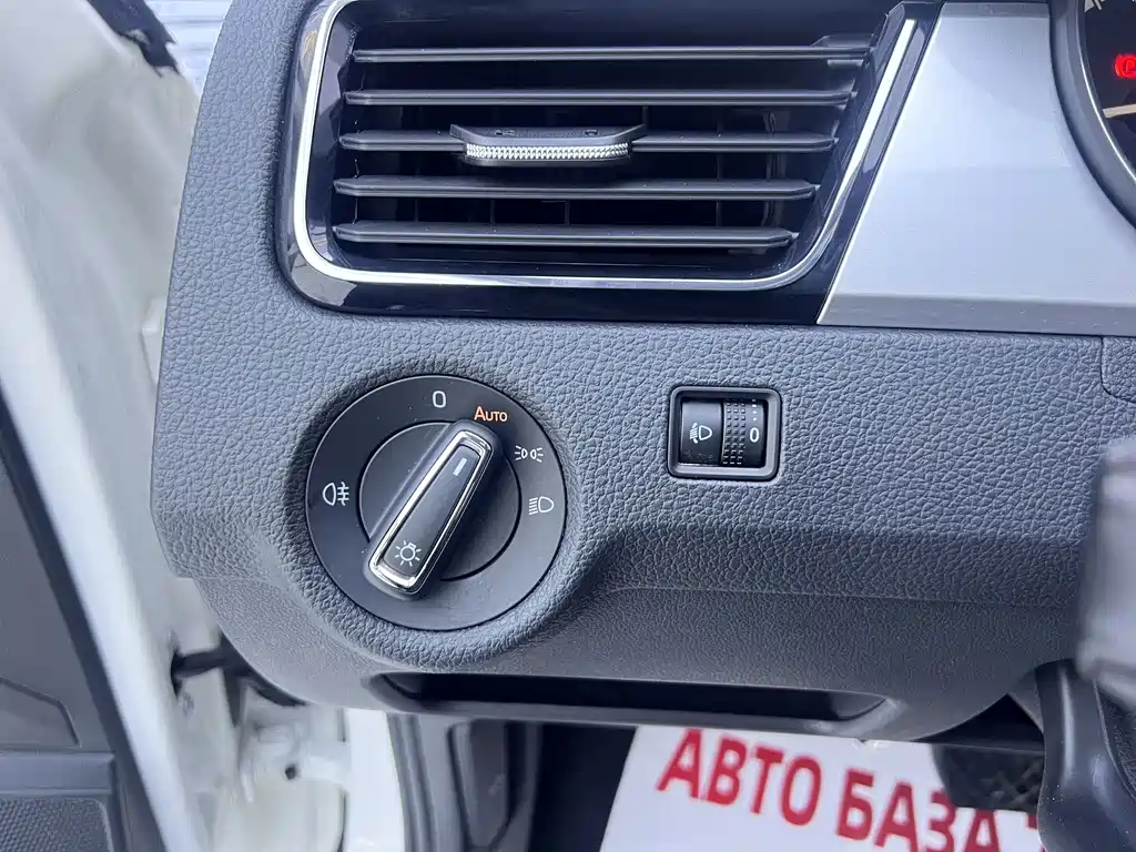 Skoda Rapid — фото 9