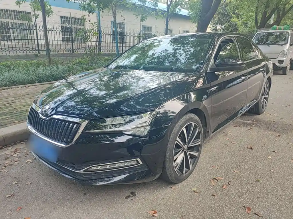 Skoda Superb — фото 2